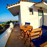 Guest house The Captain
