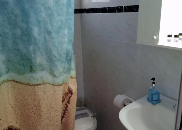 The Captain בית הארחה