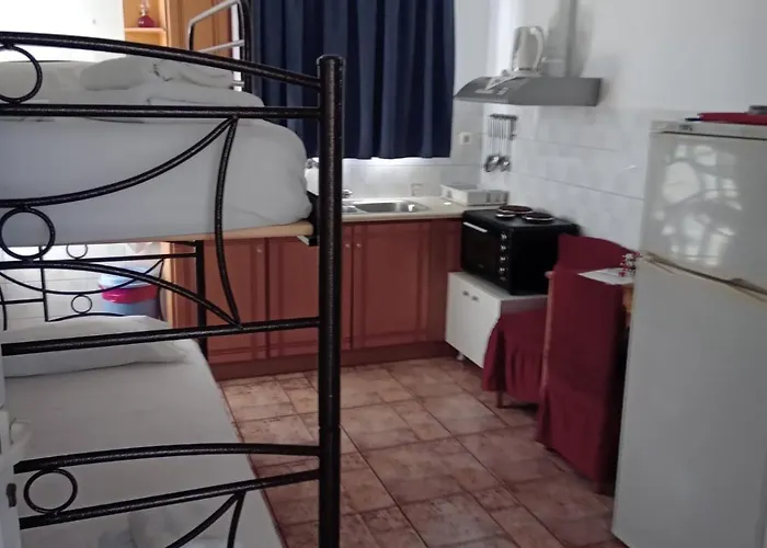 The Captain בית הארחה