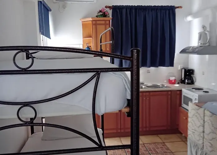 The Captain בית הארחה אלפוניסוס