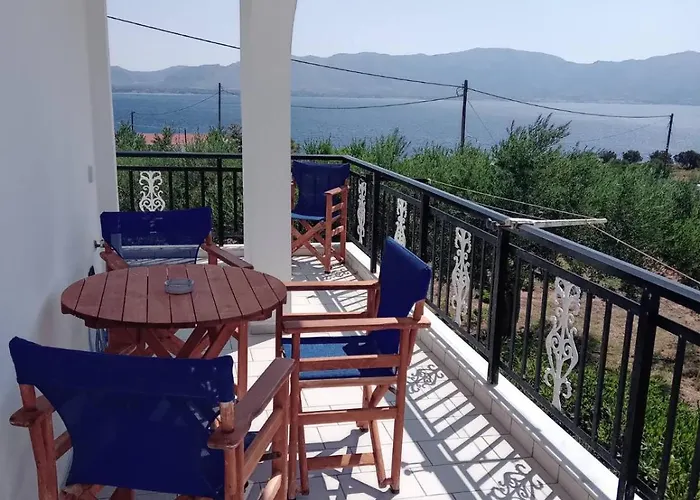 The Captain אלפוניסוס