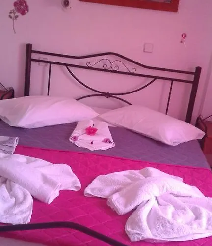 בית הארחה The Captain אלפוניסוס