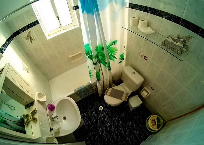 The Captain בית הארחה